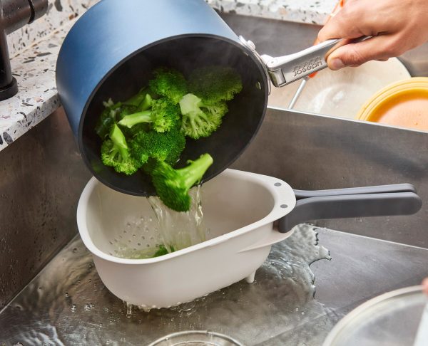 Droplet Large White Colander with Folding Handle - Image 4