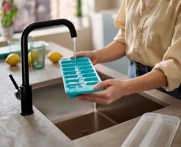 Flow? Easy-fill Blue Ice-cube Tray - Image 3