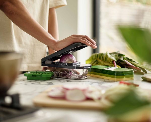 Multi-Prep? Compact Multicolour 4-piece Grater & Slicer - Image 3