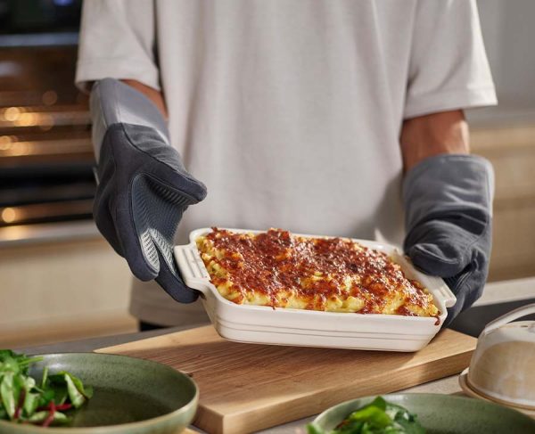 Pinch? Easy-grip Set of 2 Gray Oven Mitts - Image 2