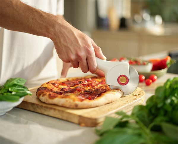 Ringo? Easy-clean Red Pizza Cutter - Image 2