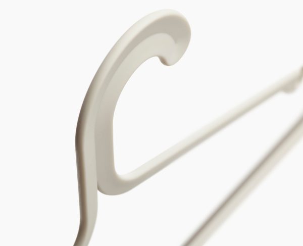 Orderly? Set of 5 Anti-tangle Ecru Clothes Hangers - Image 6