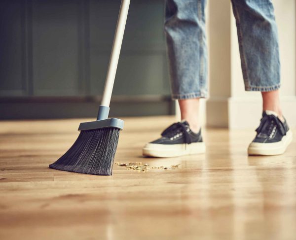 CleanStore Blue Wall-mounted Broom - Image 3