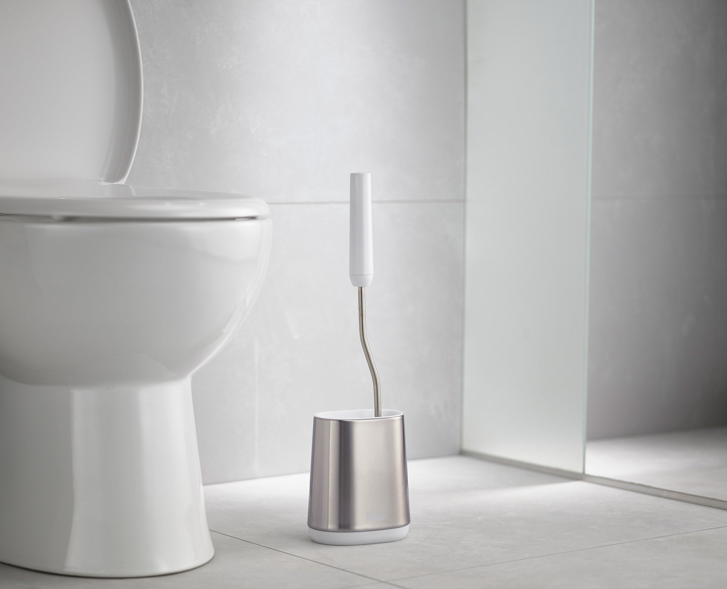 JJ_SS21_Flex_Steel_Lite_Toilet_Brush__70561__IS2