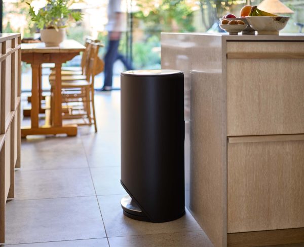 Arc? 30L Easy-push Matt Black Pedal Trash Can - Image 3