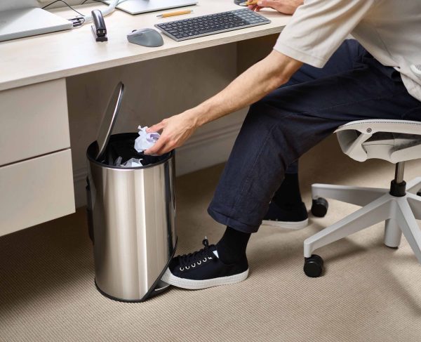 Arc? 10L Easy-push Stainless-steel Pedal Trash Can - Image 3