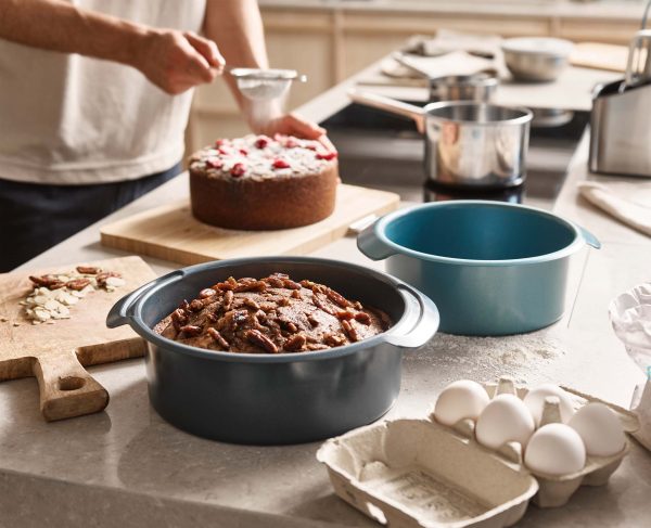 Nest? Bake Non-Stick 2-piece Blue Round Cake Pan Set - Image 3
